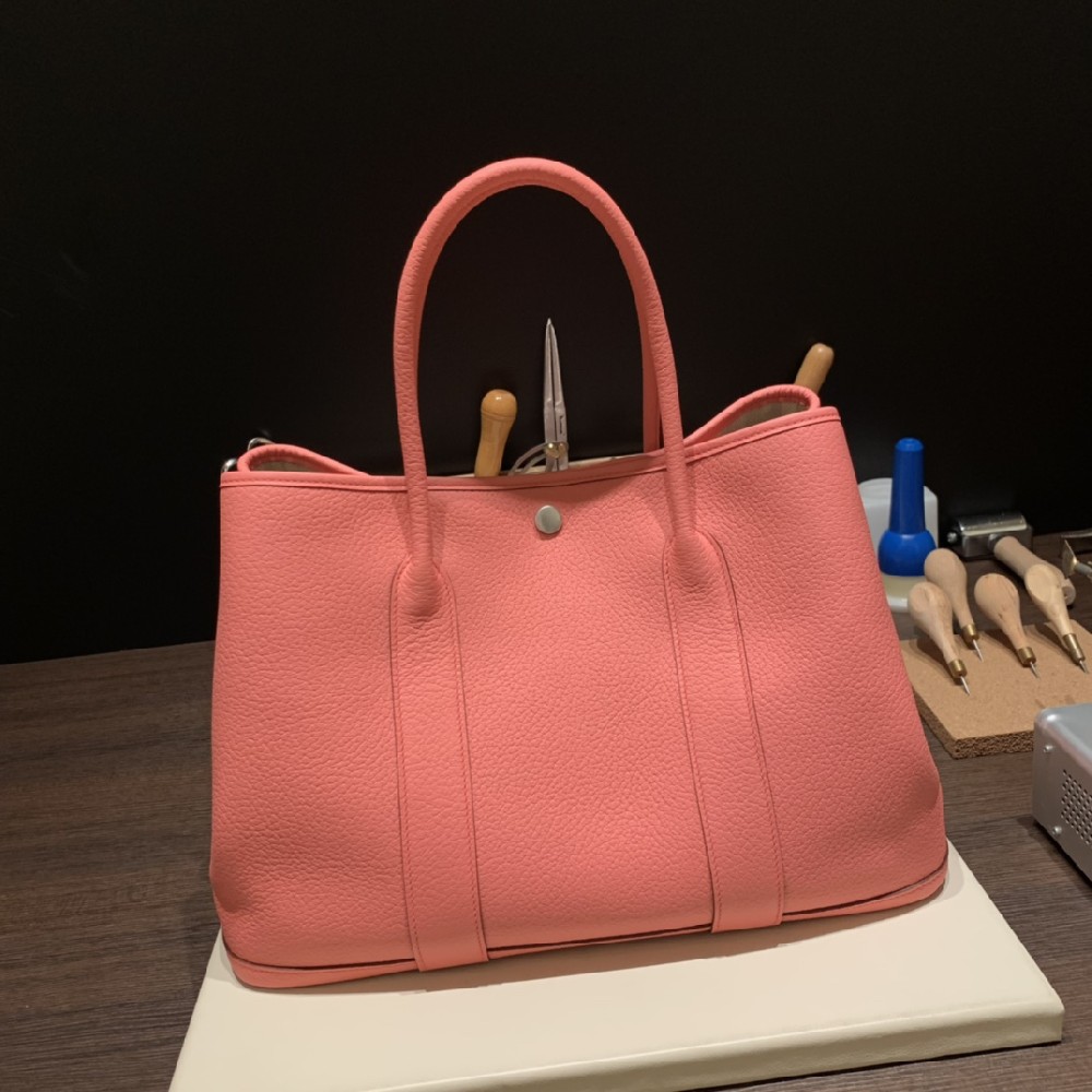 36cm Garden Party Negonda K4 夏日粉通勤好包 适合经常出差的宝宝 电脑文件妥妥哒主要能装[呲牙]随意 不矫情 可以温柔也可以很酷