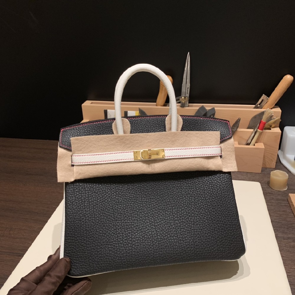 现货❤️25cm birkin togo 黑色拼纯白 金扣 特殊走线的点缀 带来不一样的惊喜