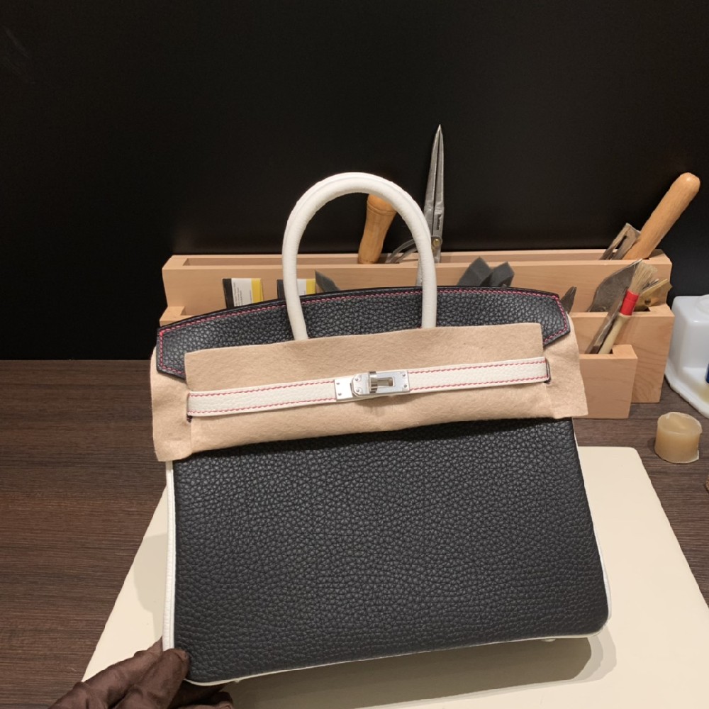 现货❤️25cm birkin togo 黑色拼纯白 拉丝银扣 特殊走线的点缀 带来不一样的惊喜