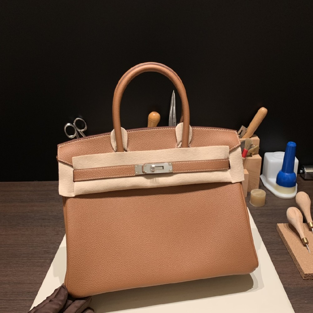 现货❤️30cm birkin togo 金棕 银扣    经典金刚色 搭配银扣 低调且奢华😊