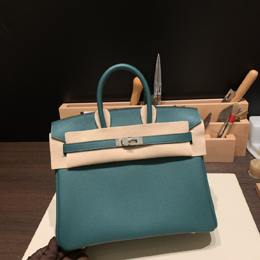 现货😘Birkin  25  万年经典款 togo 孔雀绿 银扣 富有生命力的孔雀绿 高级魅力的象征 🦚