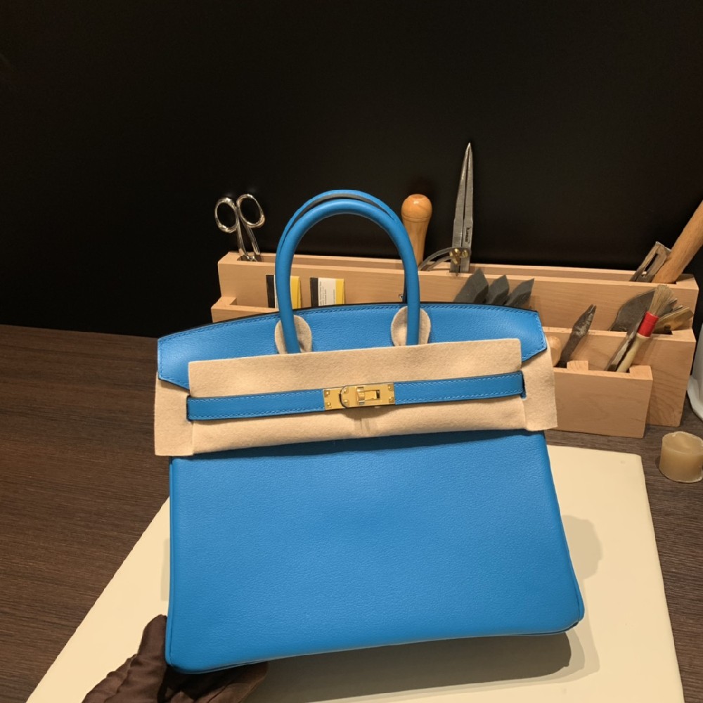 0F的弗里达蓝 25cm birkin  ❤️软软的swift皮 俏皮灵动的颜色 越看越好看冬日里的一抹蓝