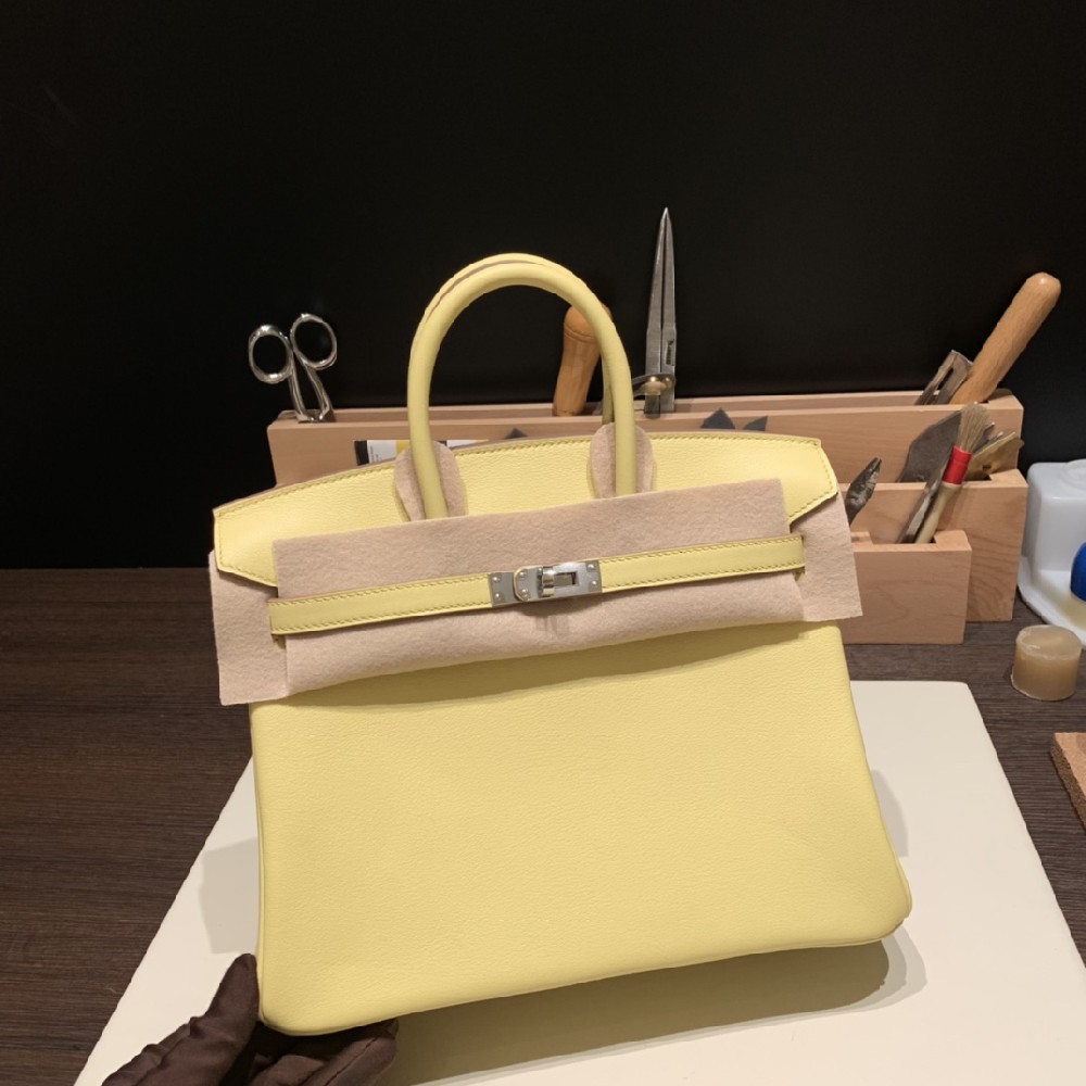青春活力满满的 小鸡黄 [爱心]今年的黑马25cm birkin swift 小鸡黄 银扣