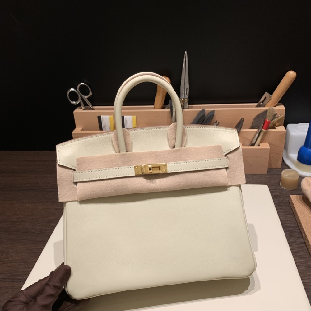 奶昔白 🤍除了体现仙女色本尊  高级 静谧 清冷 淡雅  25birkin swift 金扣
