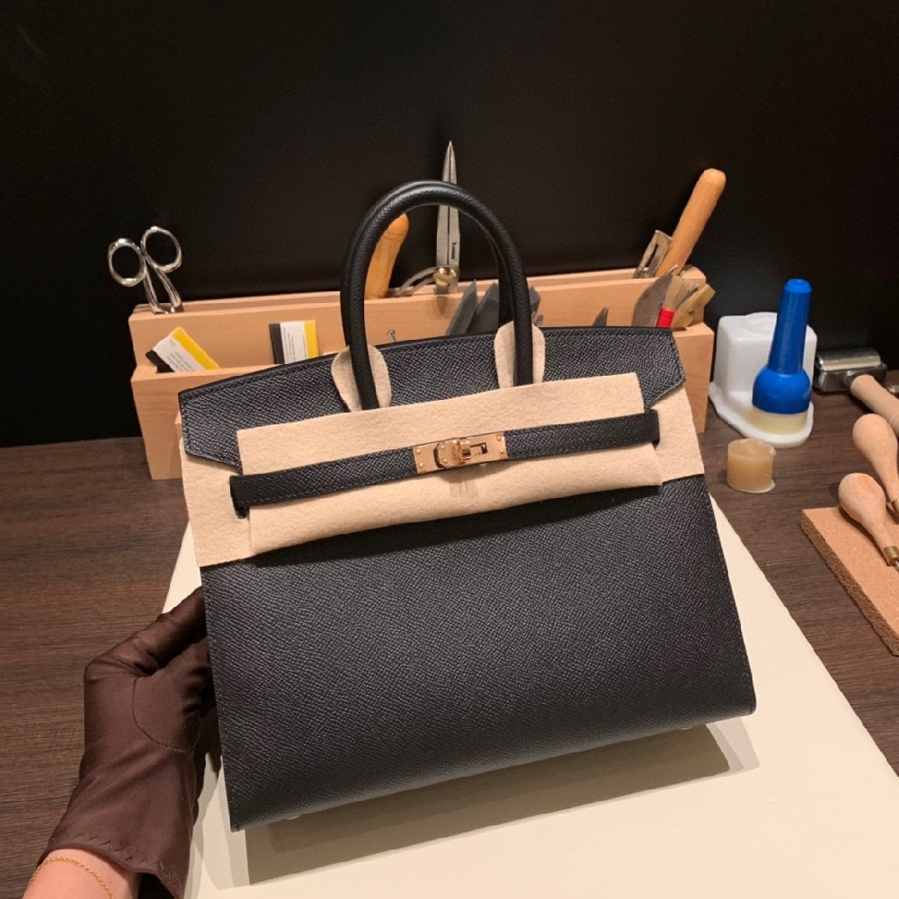 Birkin Sellier 25 外缝birkin 比内缝的包形更加硬挺 更洋气🥳