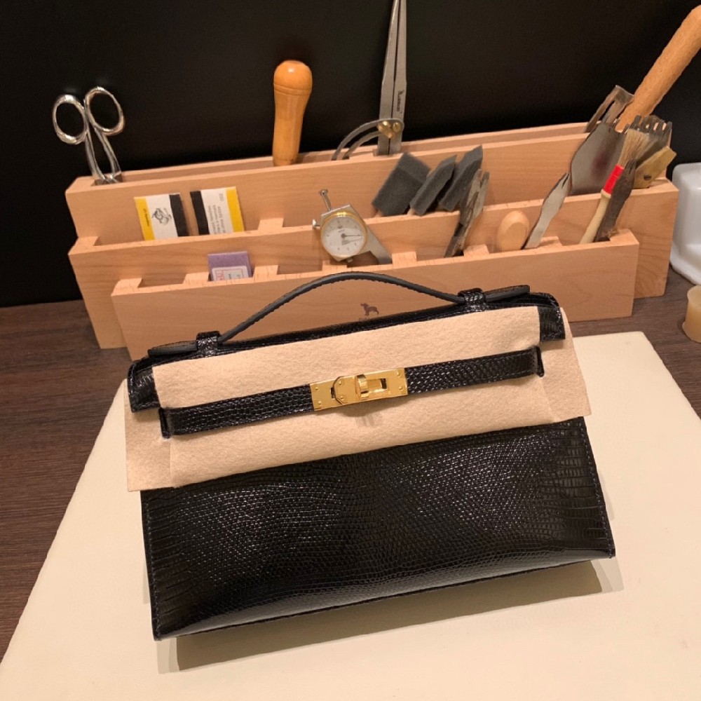 ⚡️⚡️毒物来袭💃🏻  现货不用等！kelly pochette  蜥蜴皮 百搭黑色金扣 老师傅纯手工打造美到让人窒息😱